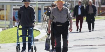 Jubilación anticipada a los 58 años: cómo un trabajador logró una pensión de 1.468,43 euros tras la negativa de la Seguridad Social